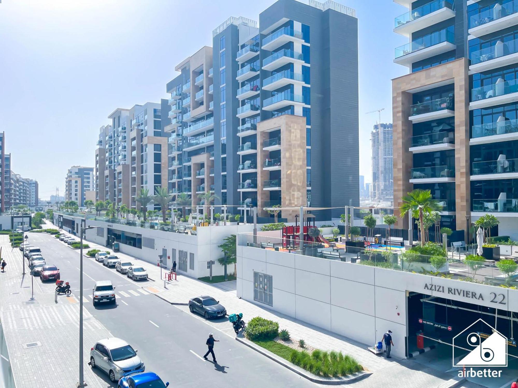 Charming With Balcony In Azizi Riviera *