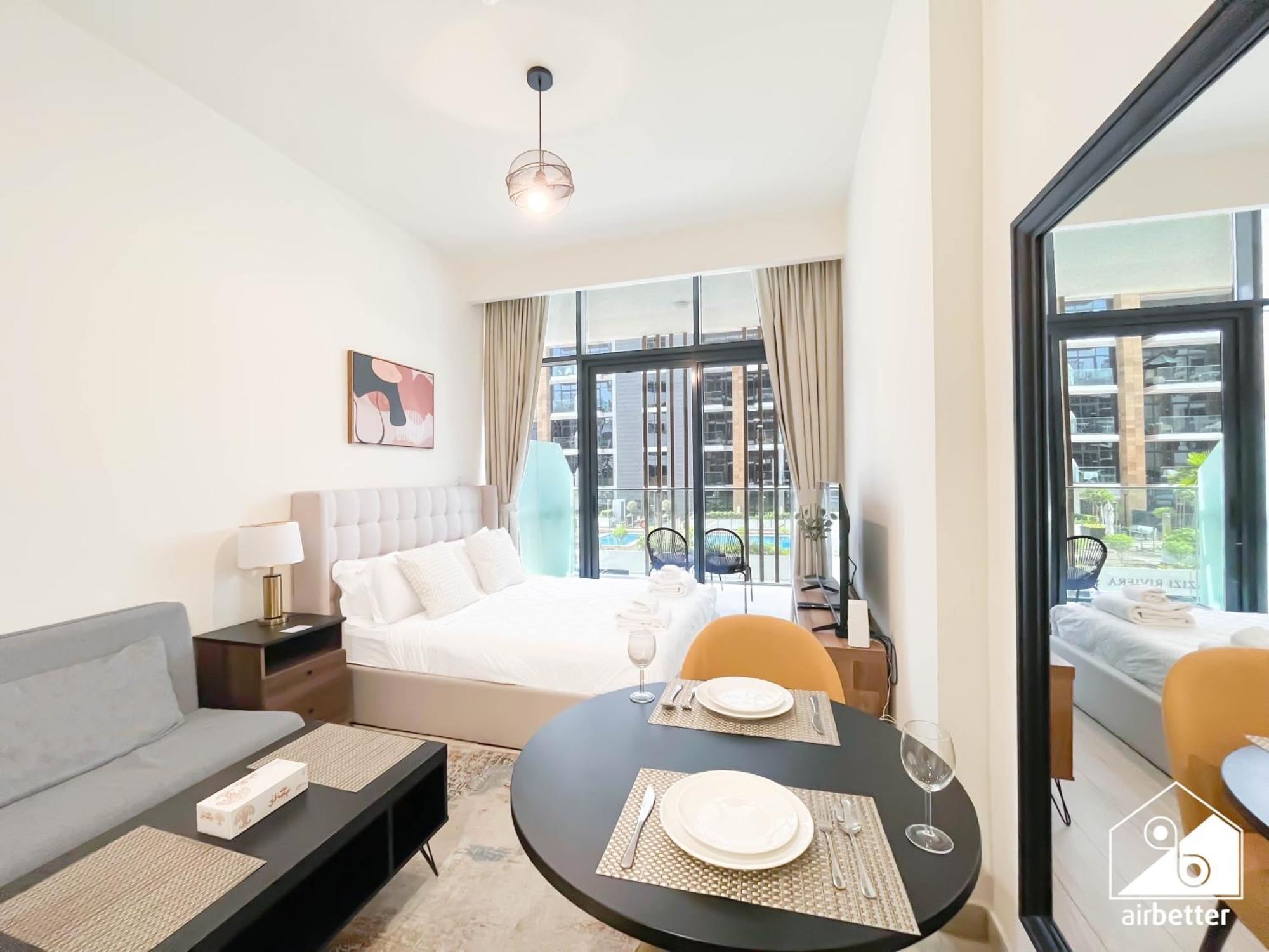 Apartment Charming With Balcony In Azizi Riviera *