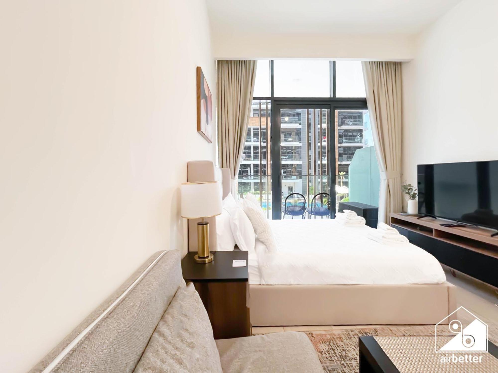 Charming With Balcony In Azizi Riviera Dubai