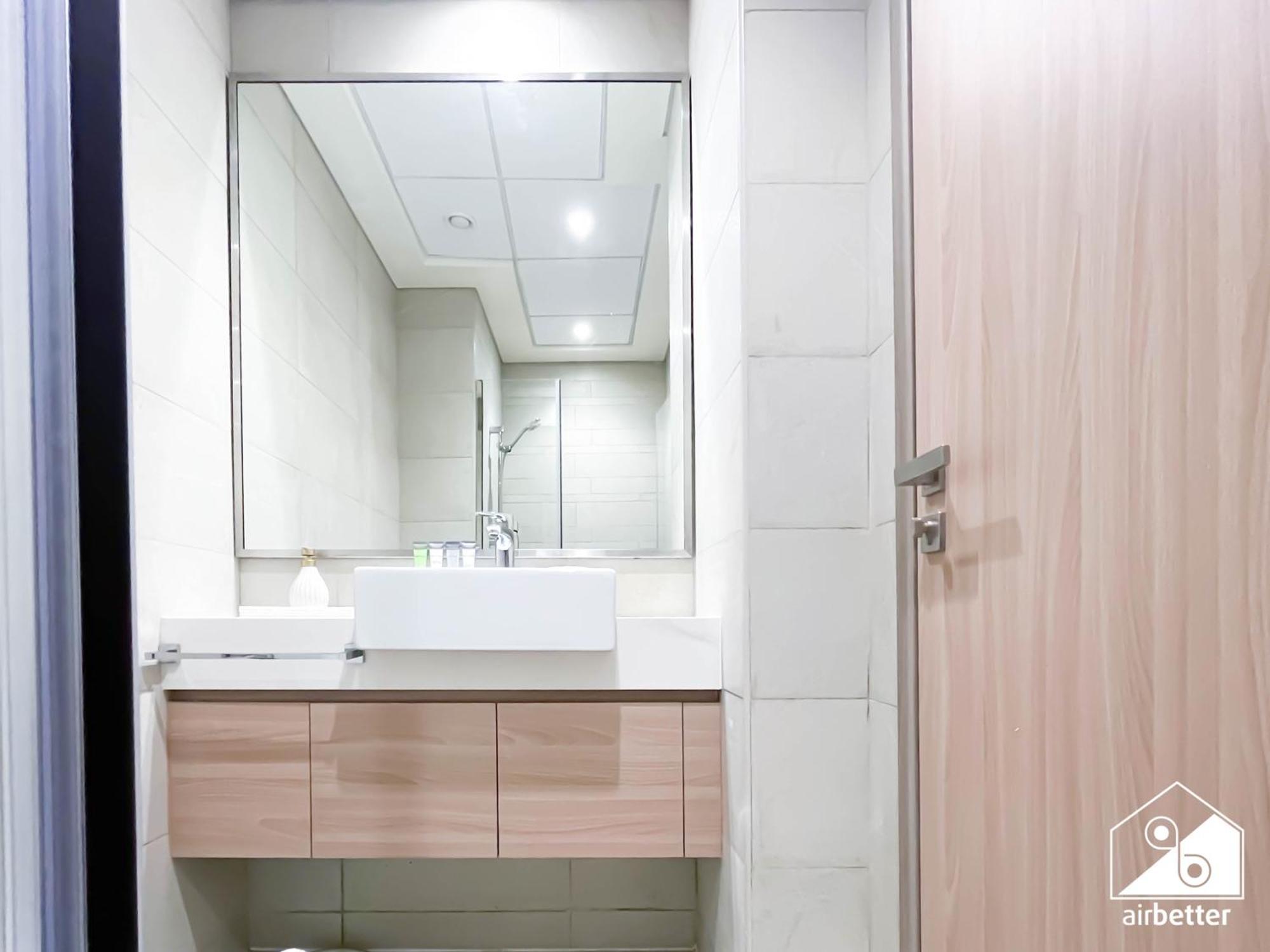 Apartment Charming With Balcony In Azizi Riviera Dubai
